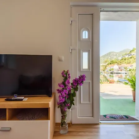 Dego Near Ploce, Riverfront, Parking