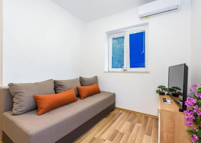 Apartment Dego Near Ploce, Riverfront, Parking *