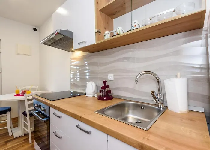 Dego Near Ploce, Riverfront, Parking Apartment *