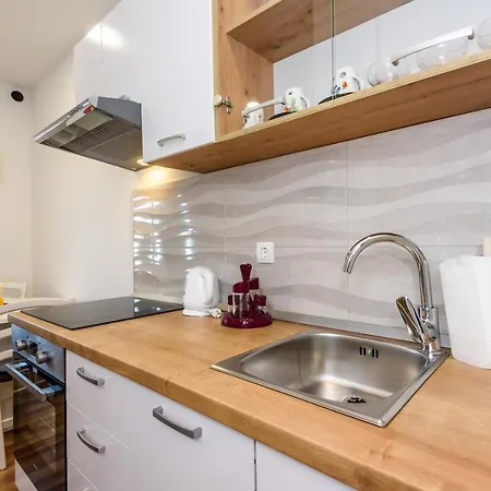 Dego Near Ploce, Riverfront, Parking Apartment *