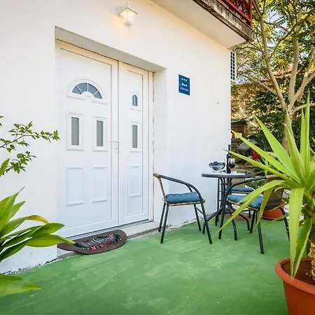 Dego Near Ploce, Riverfront, Parking Apartment *